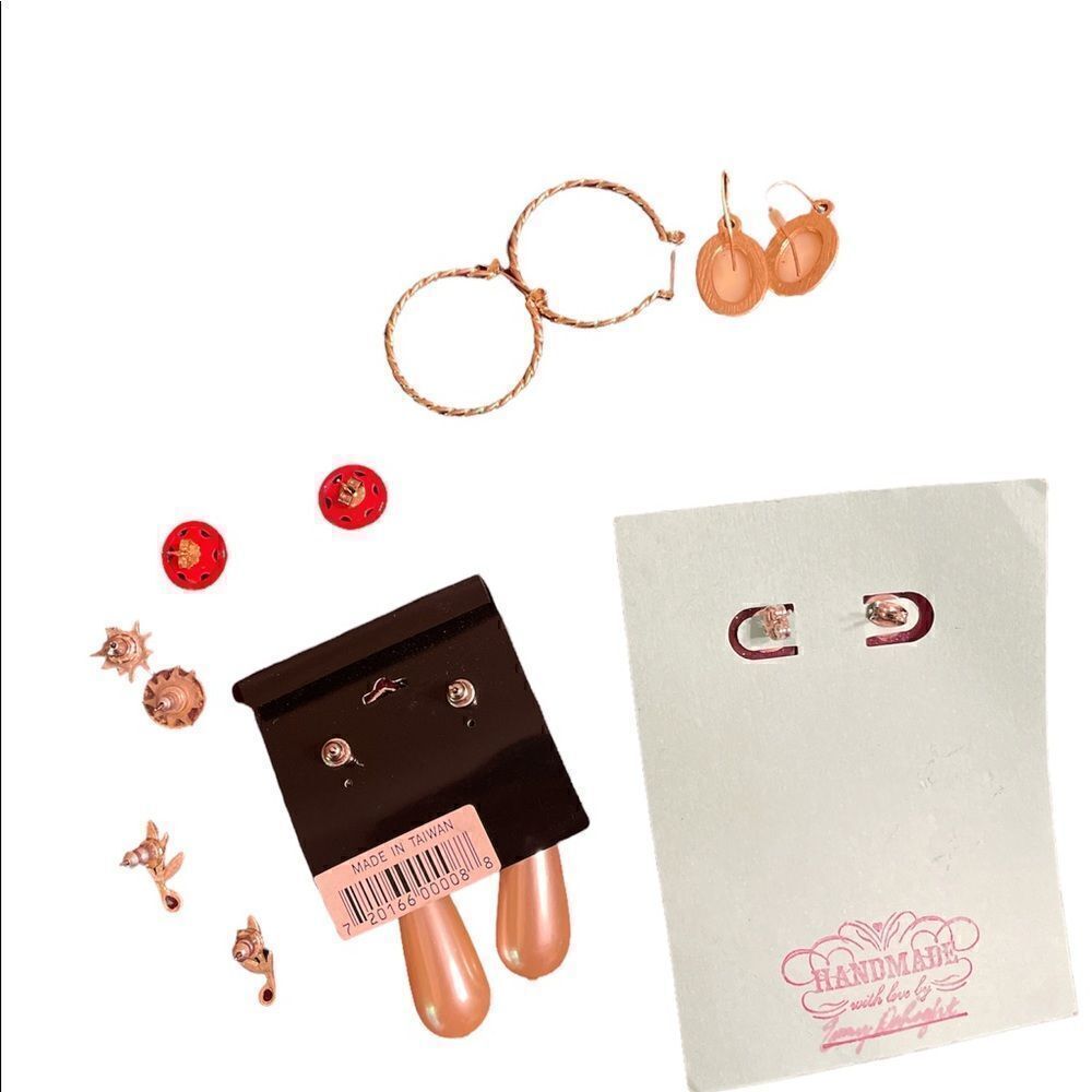 Eight pairs of pierced post earrings - Picture 4 of 6